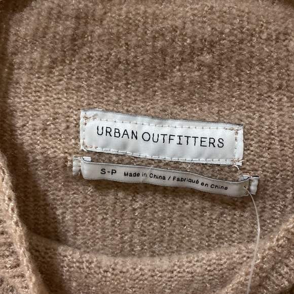 NWT urban outfitters oversized mock neck taupe sweater - Picture 2 of 6